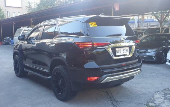 Purple Toyota Fortuner 2018 for sale in Automatic-3