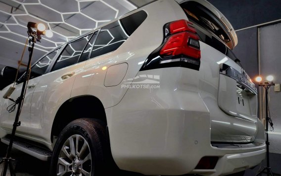 2019 Toyota Land Cruiser Prado 4.0 4x4 AT (Gasoline) in Caloocan, Metro Manila-12