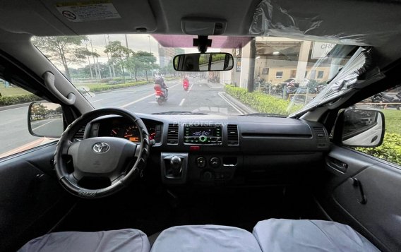 2019 Toyota Hiace in Makati, Metro Manila-4