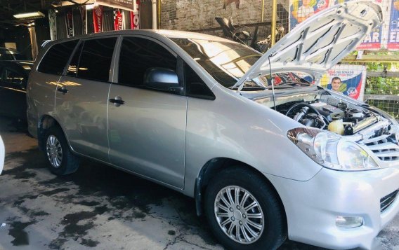 Sell Purple 2011 Toyota Innova in Marikina-6