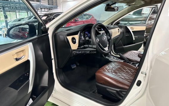 2019 Toyota Corolla Altis  1.6 V CVT in Marikina, Metro Manila-11