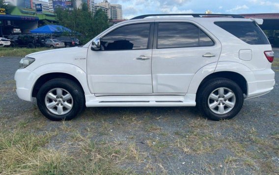Purple Toyota Fortuner 2009 for sale in Pasig-3
