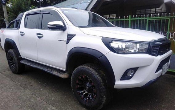 Sell Purple 2017 Toyota Hilux in Mandaluyong-2