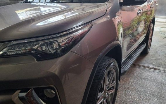 Selling Purple Toyota Fortuner 2016 in Manila-6