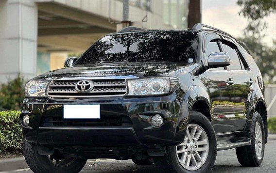 Purple Toyota Fortuner 2009 for sale in Makati-2