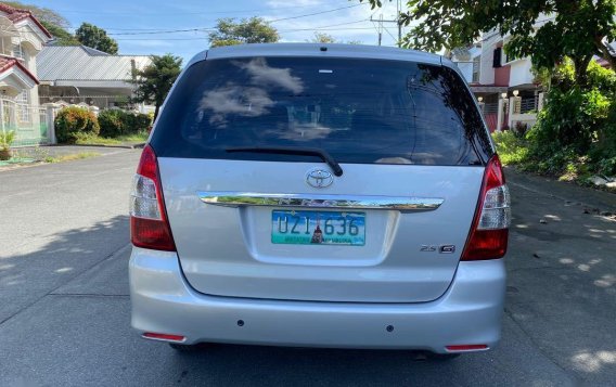 Purple Toyota Innova 2012 for sale in Quezon City-3