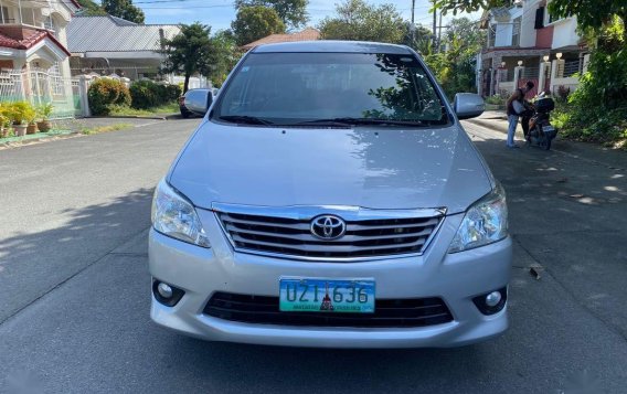 Purple Toyota Innova 2012 for sale in Quezon City-2