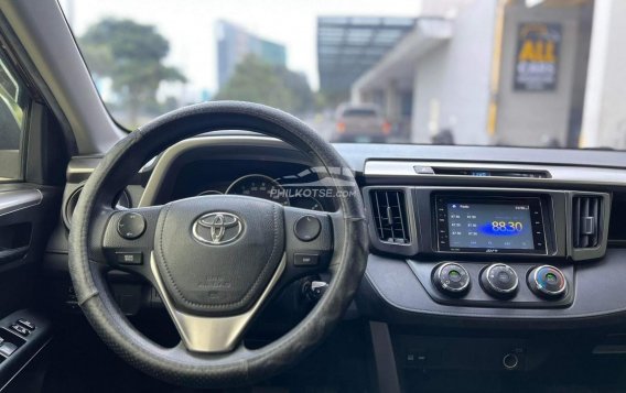 2016 Toyota RAV4 in Makati, Metro Manila-10