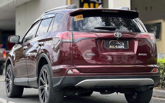 Selling Purple Toyota Rav4 2016 in Makati-8