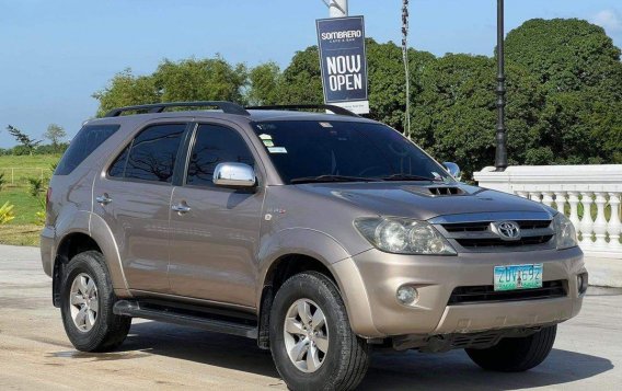Silver Toyota Fortuner 2006 for sale in Parañaque-4