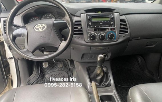 Purple Toyota Innova 2013 for sale in Manual-4