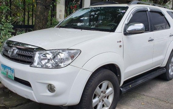 Selling Purple Toyota Fortuner 2011 in Quezon City-3