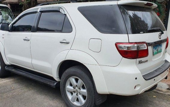 Selling Purple Toyota Fortuner 2011 in Quezon City-2