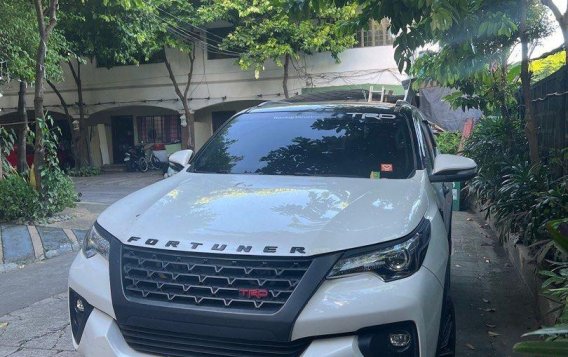 Sell Pearl White 2016 Toyota Fortuner in Cainta