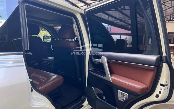 2018 Toyota Land Cruiser Premium 4.5 4x4 White Pearl AT in Manila, Metro Manila-2
