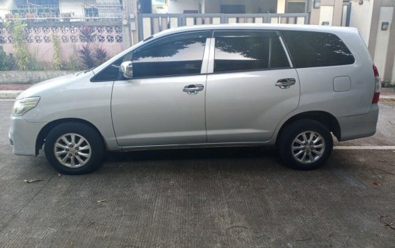 Selling Purple Toyota Innova 2016 in Quezon City-5