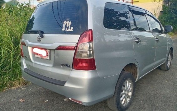 Selling Purple Toyota Innova 2016 in Quezon City-9