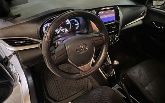 Purple Toyota Yaris 2018 for sale in Manual-9