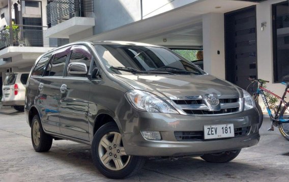 Purple Toyota Innova 2007 for sale in Manual-9