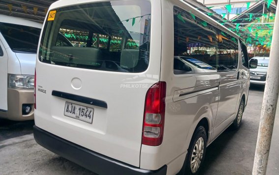 2016 Toyota Hiace in Pasay, Metro Manila-15