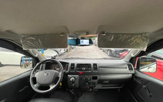 2017 Toyota Hiace  Commuter 3.0 M/T in Quezon City, Metro Manila-18