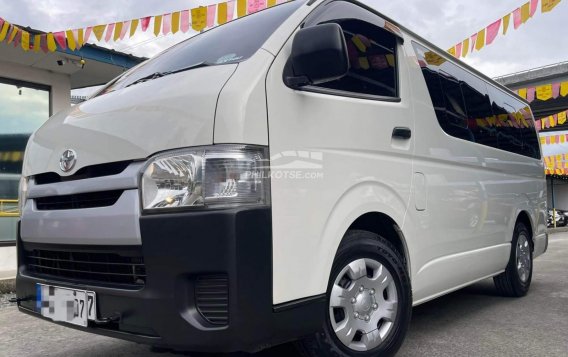 2017 Toyota Hiace  Commuter 3.0 M/T in Quezon City, Metro Manila-20