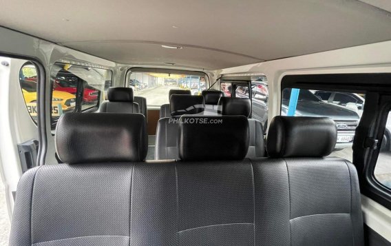 2017 Toyota Hiace  Commuter 3.0 M/T in Quezon City, Metro Manila-14