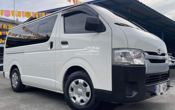 2017 Toyota Hiace  Commuter 3.0 M/T in Quezon City, Metro Manila-12