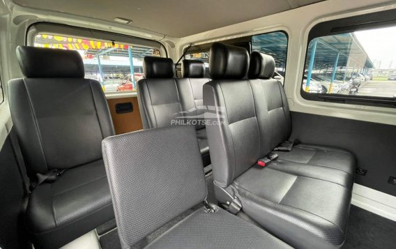 2017 Toyota Hiace  Commuter 3.0 M/T in Quezon City, Metro Manila-5