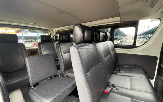 2017 Toyota Hiace  Commuter 3.0 M/T in Quezon City, Metro Manila-21
