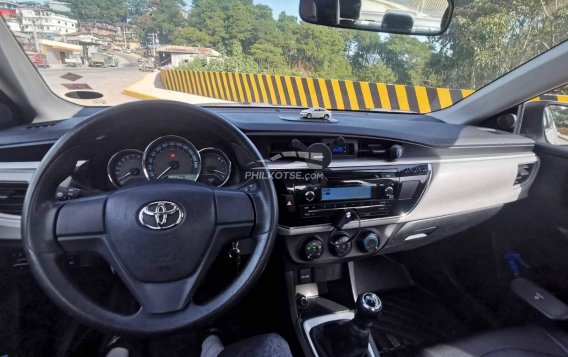 2015 Toyota Corolla Altis  1.6 E MT in Baguio, Benguet-10