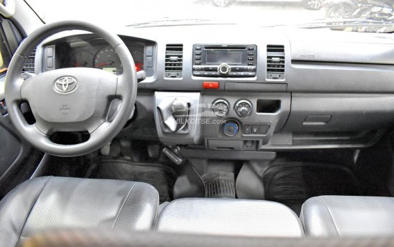 2017 Toyota Hiace  Commuter 3.0 M/T in Lemery, Batangas-1
