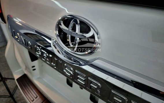 2019 Toyota Land Cruiser Prado 4.0 4x4 AT (Gasoline) in Manila, Metro Manila-34