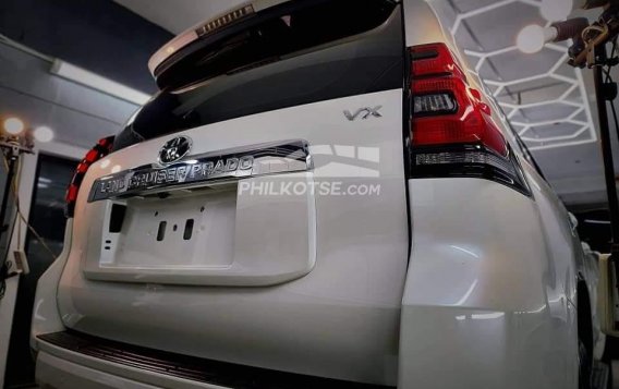 2019 Toyota Land Cruiser Prado 4.0 4x4 AT (Gasoline) in Manila, Metro Manila-32
