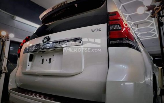 2019 Toyota Land Cruiser Prado 4.0 4x4 AT (Gasoline) in Manila, Metro Manila-21