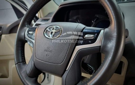 2019 Toyota Land Cruiser Prado 4.0 4x4 AT (Gasoline) in Manila, Metro Manila-22