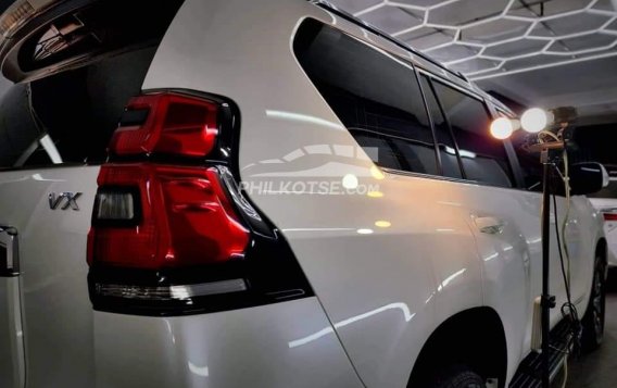 2019 Toyota Land Cruiser Prado 4.0 4x4 AT (Gasoline) in Manila, Metro Manila-11