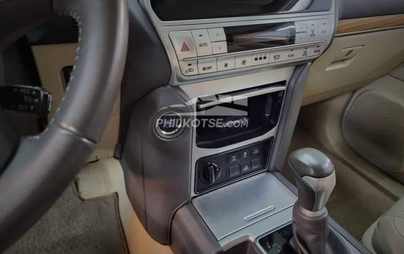2019 Toyota Land Cruiser Prado 4.0 4x4 AT (Gasoline) in Manila, Metro Manila-8