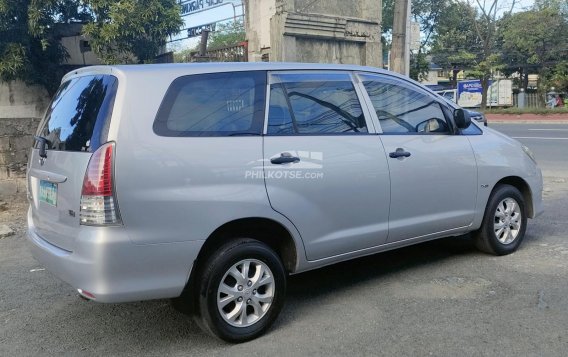 2011 Toyota Innova  2.8 E Diesel AT in Quezon City, Metro Manila-3