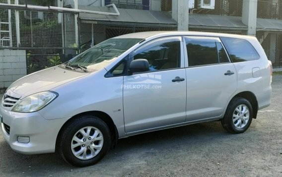 2011 Toyota Innova  2.8 E Diesel AT in Quezon City, Metro Manila-14