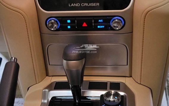 2019 Toyota Land Cruiser VX 3.3 4x4 AT in Manila, Metro Manila-14