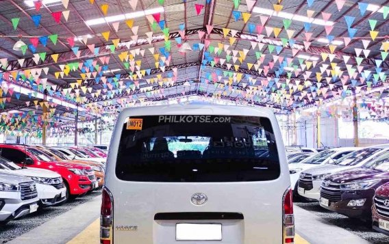 2019 Toyota Hiace  Commuter 3.0 M/T in Quezon City, Metro Manila-3