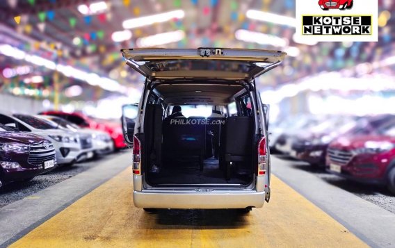2019 Toyota Hiace  Commuter 3.0 M/T in Quezon City, Metro Manila-14