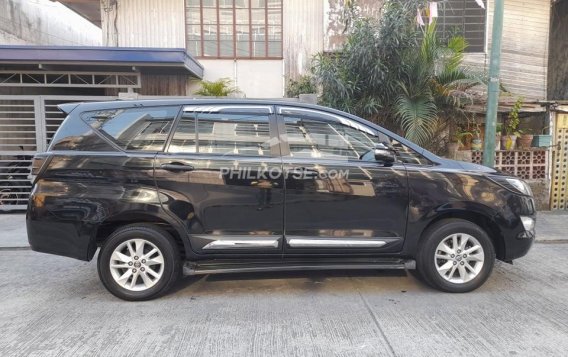 2017 Toyota Innova  2.8 E Diesel MT in Makati, Metro Manila-33