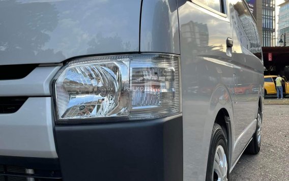 2019 Toyota Hiace  Commuter 3.0 M/T in Manila, Metro Manila-2