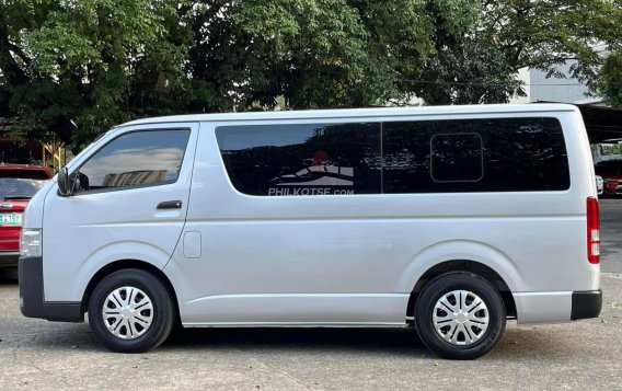 2019 Toyota Hiace  Commuter 3.0 M/T in Manila, Metro Manila-11