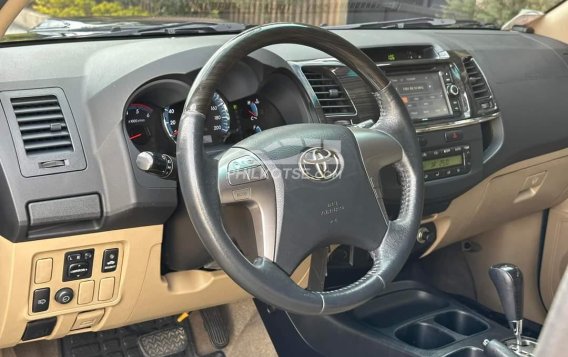 2014 Toyota Fortuner  2.4 V Diesel 4x2 AT in Manila, Metro Manila-16