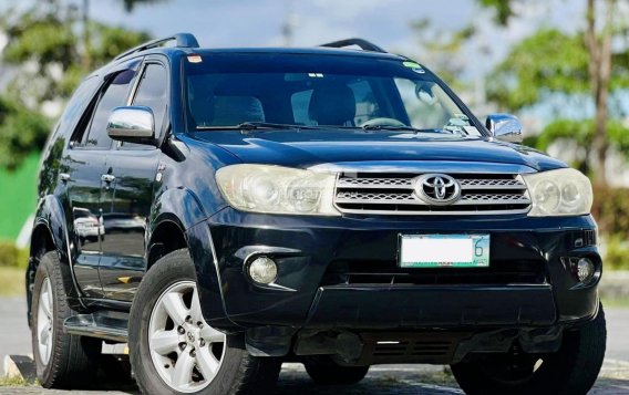 2009 Toyota Fortuner in Makati, Metro Manila-2