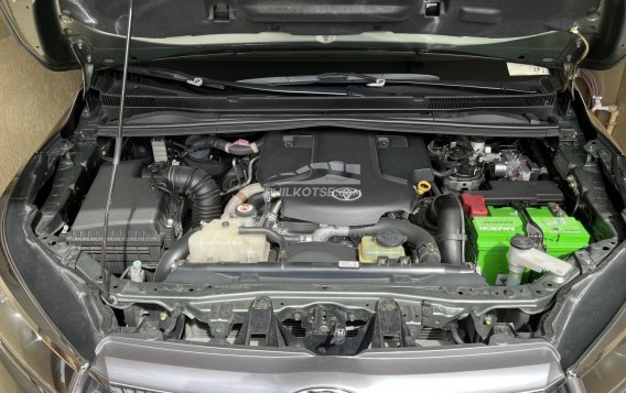 2018 Toyota Innova  2.8 G Diesel MT in Las Piñas, Metro Manila-3