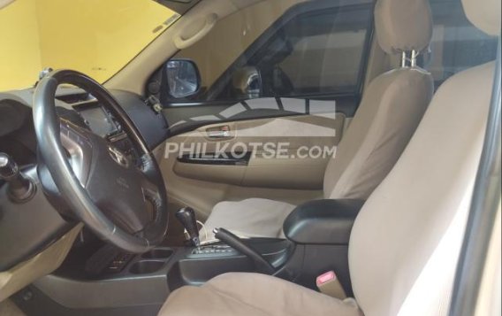 2014 Toyota Fortuner  2.4 G Diesel 4x2 AT in Quezon City, Metro Manila-13